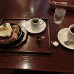 喫茶 神戸館 - 鉄板小倉トーストセット\850