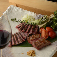 ”Ａ５ランク黒毛和牛”赤身肉ステーキ