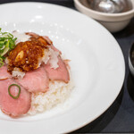 松屋 - 料理写真:2026.7 松屋オリジナルソース ローストビーフ みそ汁付(880円)