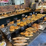 BAKERY K105 - 店内こんな感じ