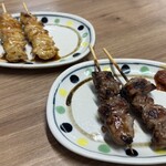 焼鳥 日高 - 料理写真:ぼんじり2本264円 特製スタミナ焼き2本282円