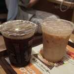 ゼッテリア - ドリンク写真:アイスコーヒーとアイスカフェオレ