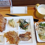 スーパーホテル - 料理写真:朝食です。