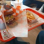 ウマミバーガー - 料理写真: