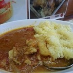 サラム ケバブ - カレーライスはトマト味強めでした（550円）