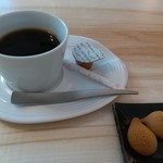 Seigetsu - 食後のコーヒーとそばぼうろ。