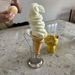 扇町喫茶 - 料理写真:ソフトクリーム　310円(税込)   ※スタンドがあるのは、実にありがたい
