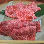 焼肉ホルモン ささ舟 - 黒毛和牛赤身(タレ)・黒毛和牛クリミ(タレ)