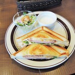 倉式珈琲店 - 料理写真:私のハムチーズホットサンド