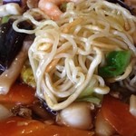 四川飯店 - 五目焼きそば　麺にヨリ