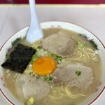 ビッグワン - 料理写真:玉子入ラーメン