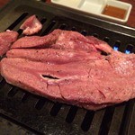 Yakiniku Ba-Santama - さんたま(なまタンステーキ)