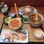 ふるさと - 握り寿司ランチ、ミニ桜丼、じざかな海鮮カルパッチョ