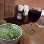 Sute-Ki No Kuishi Mbo - セットのサラダとグラスワイン