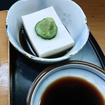 自家製胡麻豆腐～温かくて胡麻の香りが増します。