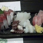 はす家 - さしみ三種盛り￥980（税抜）・何故か四種で運ばれて来ました＾＾；