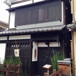 隆兵そば - H27.5　外観（暖簾が出る前ね！）