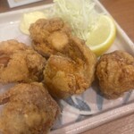 ゆかんち - からあげ。周りの人もみんな頼んでました！