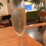 Avis - 【スパークリングワイン】