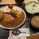 とんかつ和幸 - 夏野菜のスパイシーかつカレー（ひれかつ２つ）