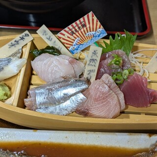 寅丸市場_1
