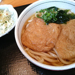 無添さぬきめん あじ豊 - 「きつねうどん」（500円）。