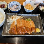 庭カフェ 御山 - 日替りおばんざいランチ　ドリンク付き（1800円）