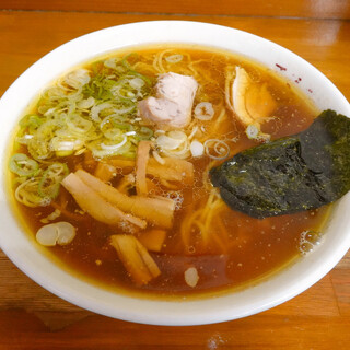 西屋 - 料理写真:中華そば 750円（西屋）
