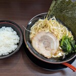 横浜家系ラーメン 木村家 - 料理写真:ライス、ネギラーメン+のり5枚
