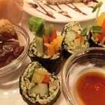 Natural Food Dining LOHAS - 生ナッツの巻き寿司
