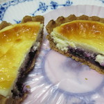 軽井沢チーズケーキ工房 - チーズタルト信州ブルーベリー　３２４円