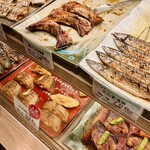 魚道楽 富惣 - 料理写真:魚系惣菜のショーケース