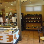 Feinkost Metzgerei Katayama Yugen Gaisha Katayama Niku Ten - 店内陳列　　　　　　　　　2015年4月26日訪問