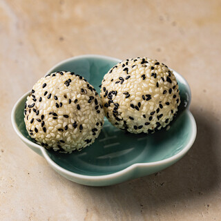 餃子マニア - 料理写真:黒胡麻団子