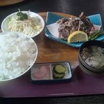 お食事処 くじら家 - クジラの竜田揚げ定食