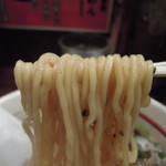 あじ玉胡麻ラーメンの麺