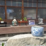 阿左美冷蔵 - 庭園のような雰囲気のテラス席です