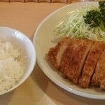 とんかつ燕楽 - 最高水準の絶品ロース定食