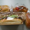 ダーシェンカ・蔵 - ブリオッシュクリームパン、ロースハムとゴーダチーズのサンド、季節の野菜とウィンナーのデニッシュ、爽やかオレンジ