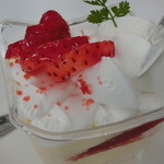 クインズケーキ - 苺ティラミス　2015.5