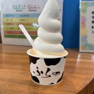 富良野チーズ工房 アイスミルク工房_1