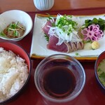 市場食堂　鶴の港 - 料理写真:かつおタタキ定食1000円　かつおが絶品でした。