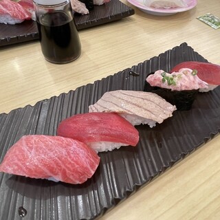まぐろや - 料理写真:まぐろづくし