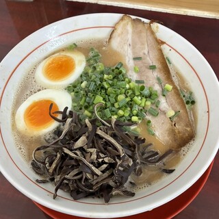 本場博多とんこつらーめん いっぽし - 料理写真: