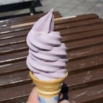 雪うさぎ - ぶどうソフトクリーム340円