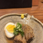焼酎ダイニングさけ工房 心 - 【軟骨の煮物】これ軟骨！？って思うくらいとろっとろ！卵も綺麗に飾り切りされていて、細かいおもてなしも素敵。