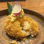 焼酎ダイニングさけ工房 心 - 【エビのクリームコロッケ】サックサク！塩とタルタルに分けて食べてみたけど、どっちも美味しい〜！