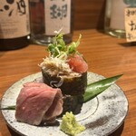 焼酎ダイニングさけ工房 心 - 【巻き寿司とローストビーフ】お魚ものっていて贅沢な巻き寿司！さらに横にはローストビーフがちょこんと。最後まで素晴らしい！