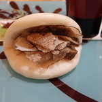 トゥ・ラ・ジョア - トリュフだらけの和牛中華パン（５月）