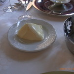 マダム・トキ - 巨大なバター